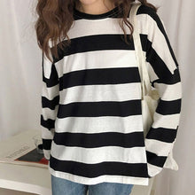 Load image into Gallery viewer, Plus Size Harajuku T Shirt Women Striped Print Long Sleeve T-shirt Korean Style Women Clothes Tshirt Women Camisas Mujer 2020
